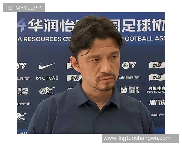 足球明星因场上失误遭教练严厉罚款引发球迷热议与媒体关注